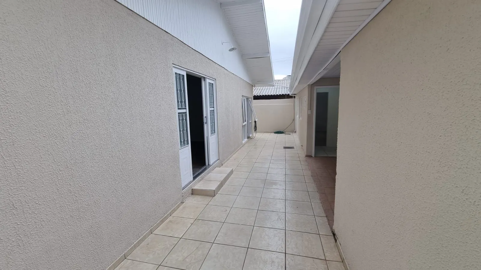 Casa de 4 dormitorios, 2 con baño propio, 220 m², Curitiba — photo 9
