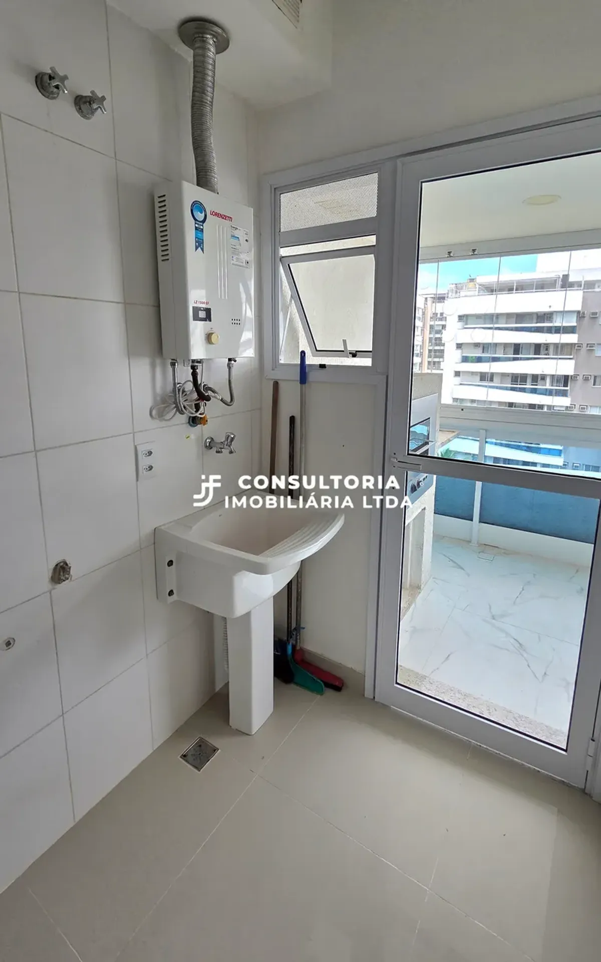Apartment, 75 m², with a glass-enclosed balcony — photo 29