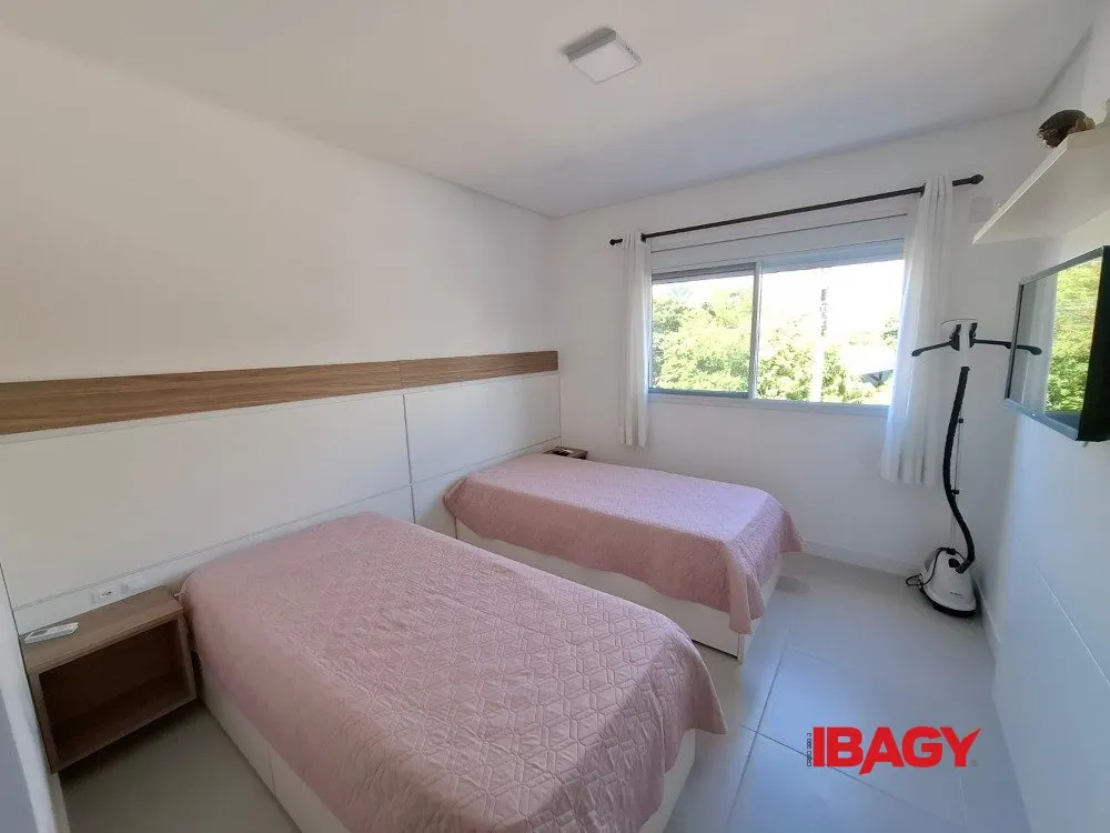 Apartamento amueblado de 2 dormitorios y 121 m² — photo 27