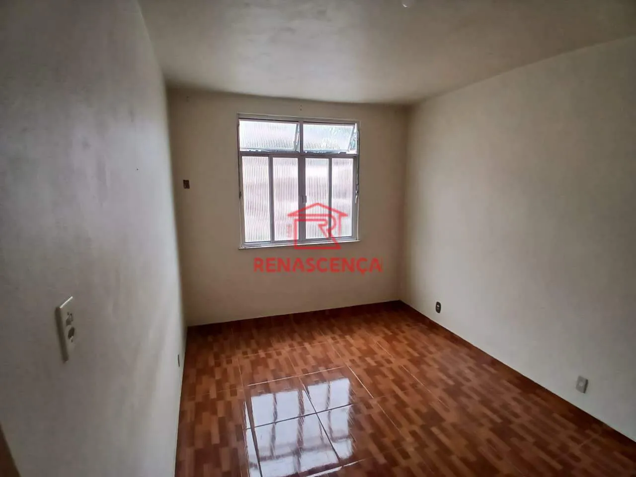 Unfurnished 1-bedroom apartment with closed kitchen — photo 10
