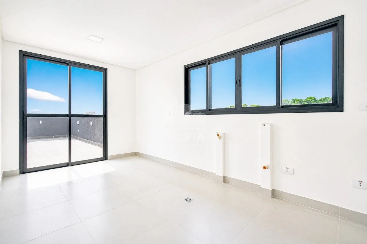 One-bedroom apartment in a building with a coworking space — photo 15
