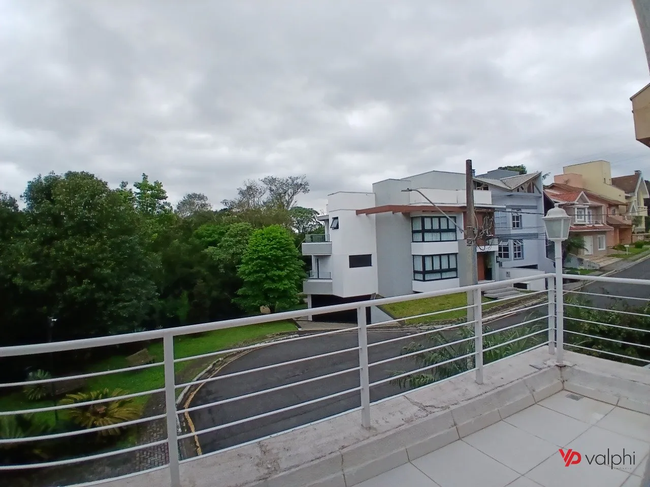 4-bedroom house with a grill on the balcony — photo 60