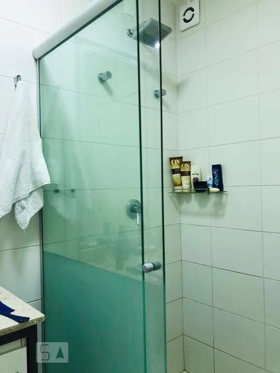 Furnished studio with 1 bedroom and an en-suite bathroom — photo 6