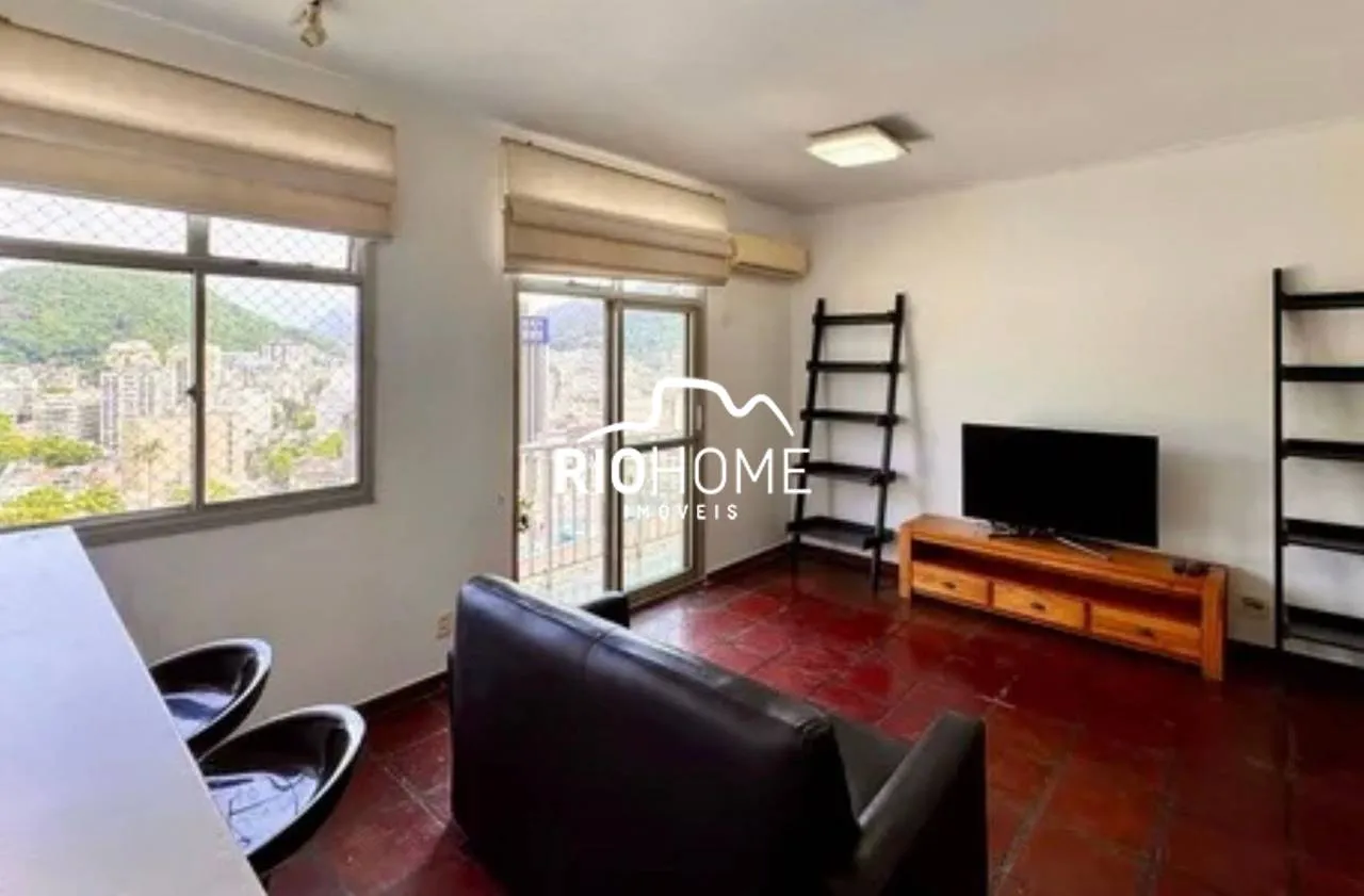 One-bedroom apartment with a mountain view — photo 6