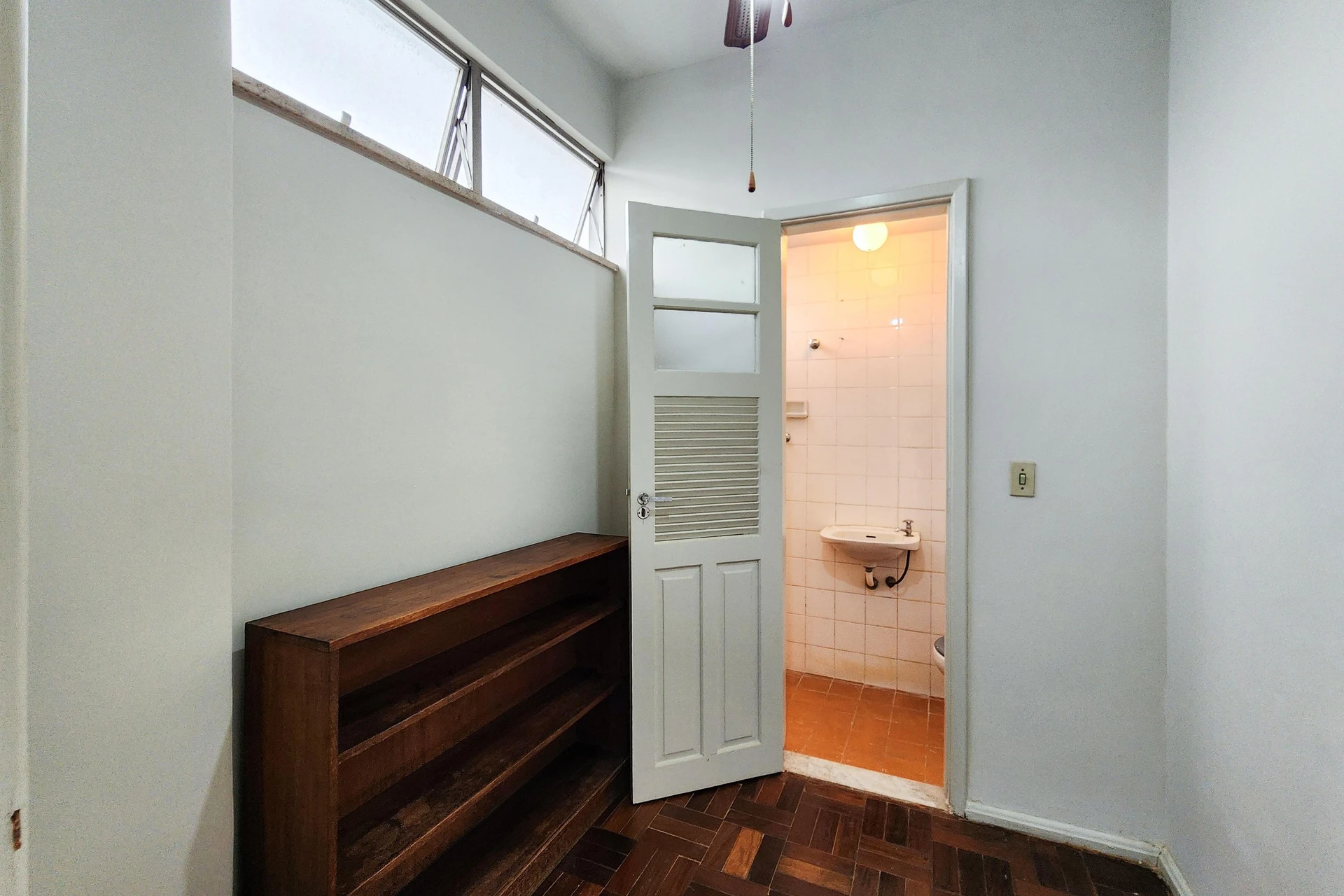 2-bedroom apartment in a building with a pool — photo 27