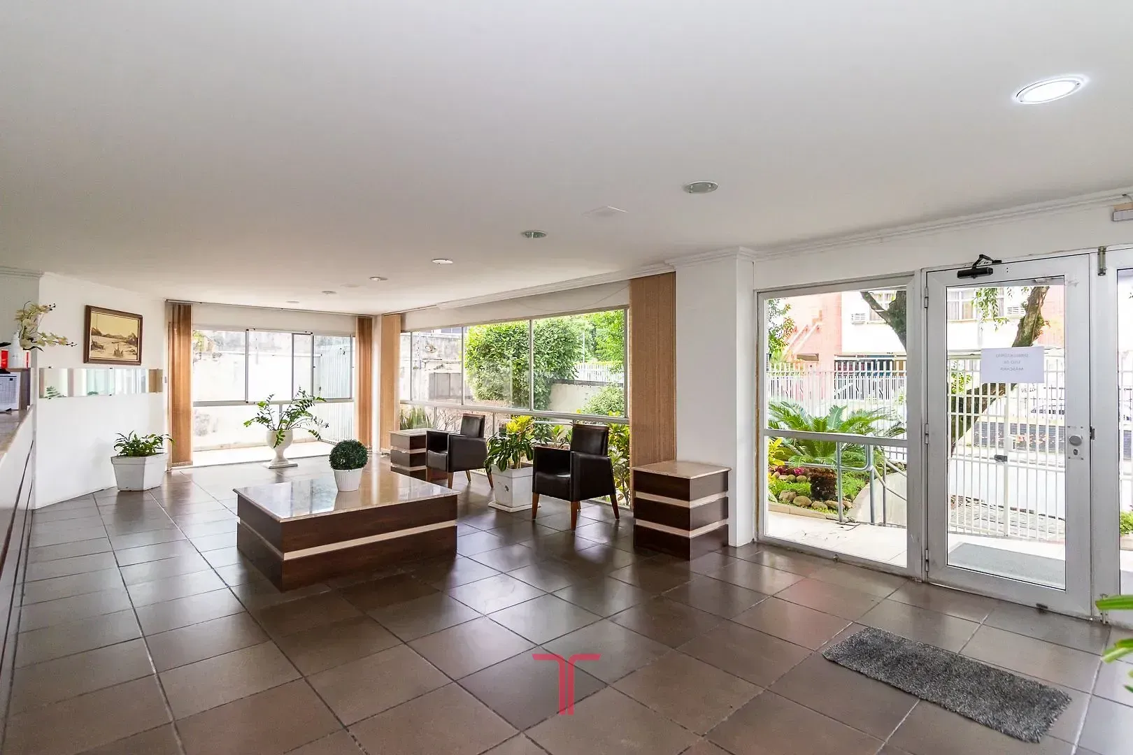 Furnished 33 m² apartment with 1 bedroom and 1 bathroom — photo 25