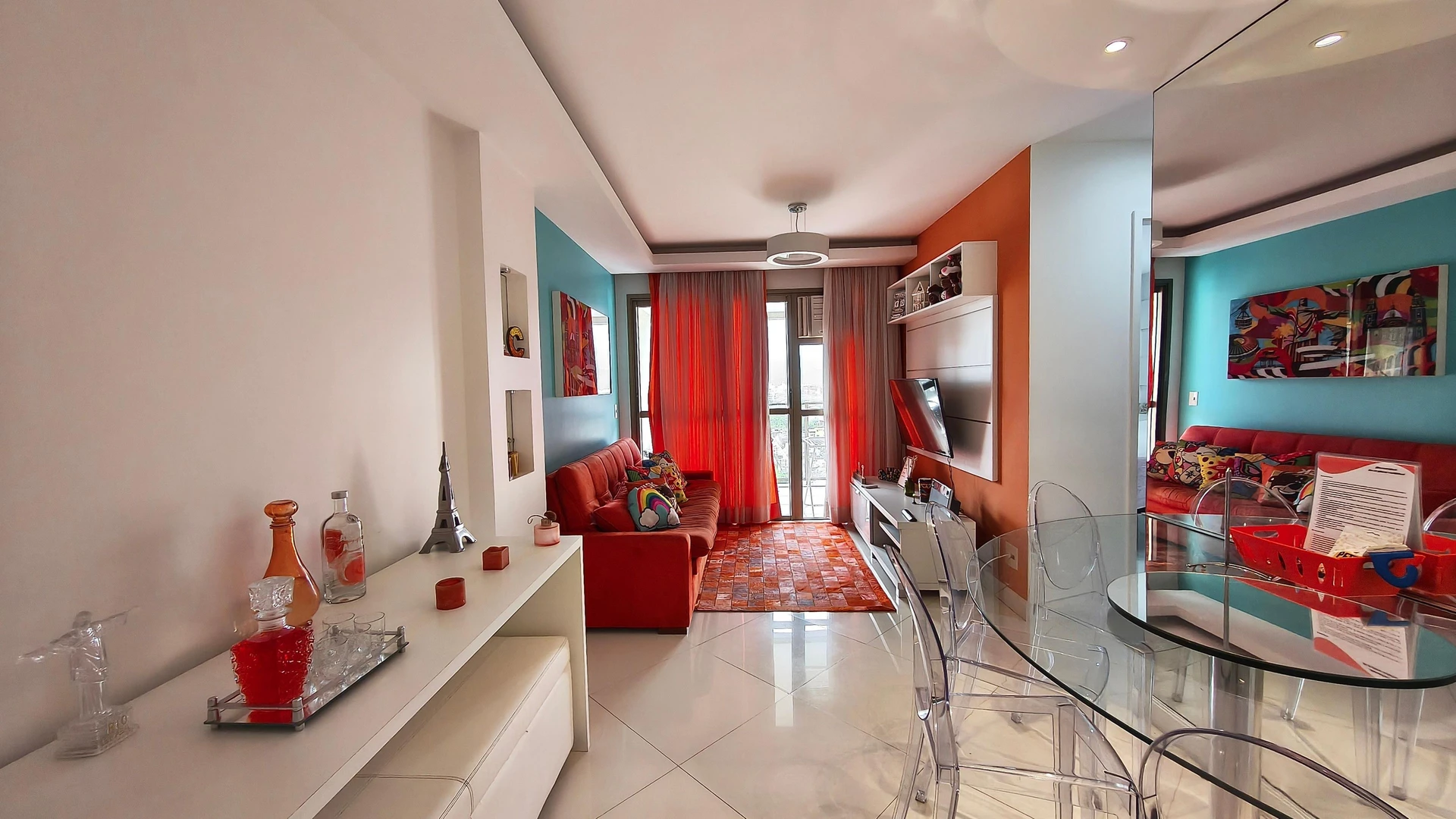 One-bedroom apartment in a building with a gym — photo 6