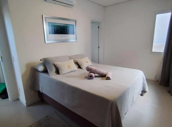 House with 2 en-suite bedrooms and 3 parking spots — photo 3