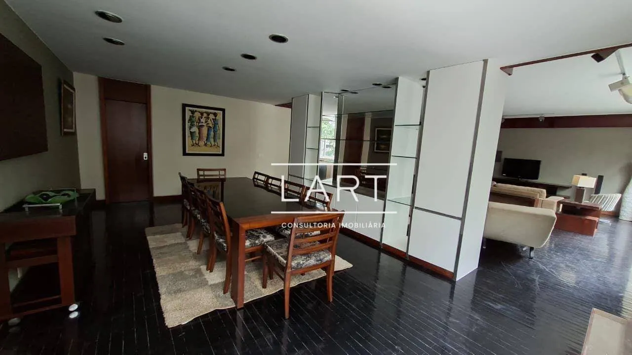 Rental apartment with 4 bedrooms and 280 m² — photo 10