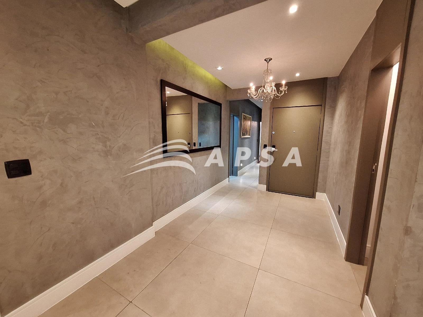 210 m² apartment with an open-plan gas kitchen — photo 18