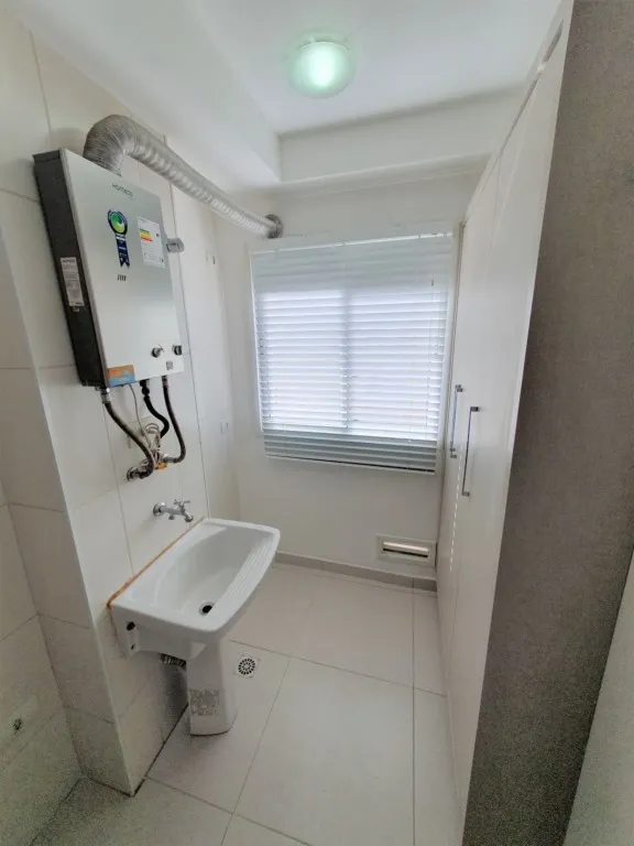 Apartamento de 2 quartos com cozinha fechada e fogão a gás — photo 20