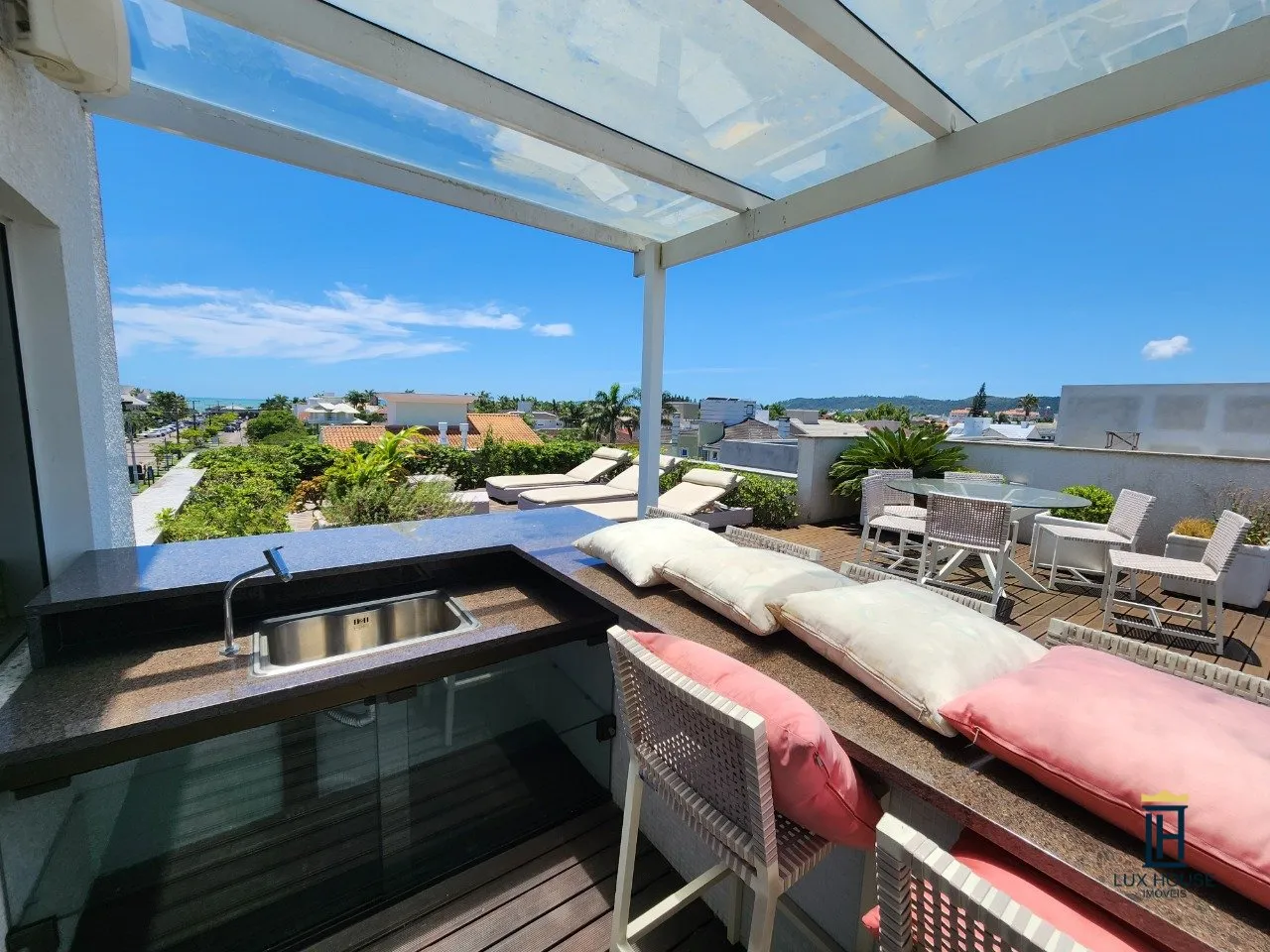 Furnished house with 7 en-suite bedrooms and 10 baths — photo 36