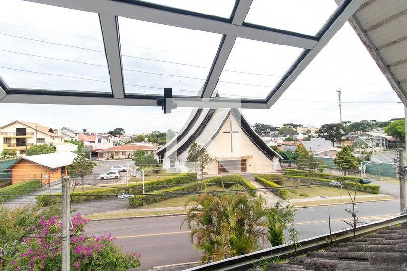 3-bedroom house with a glass-enclosed balcony — photo 25