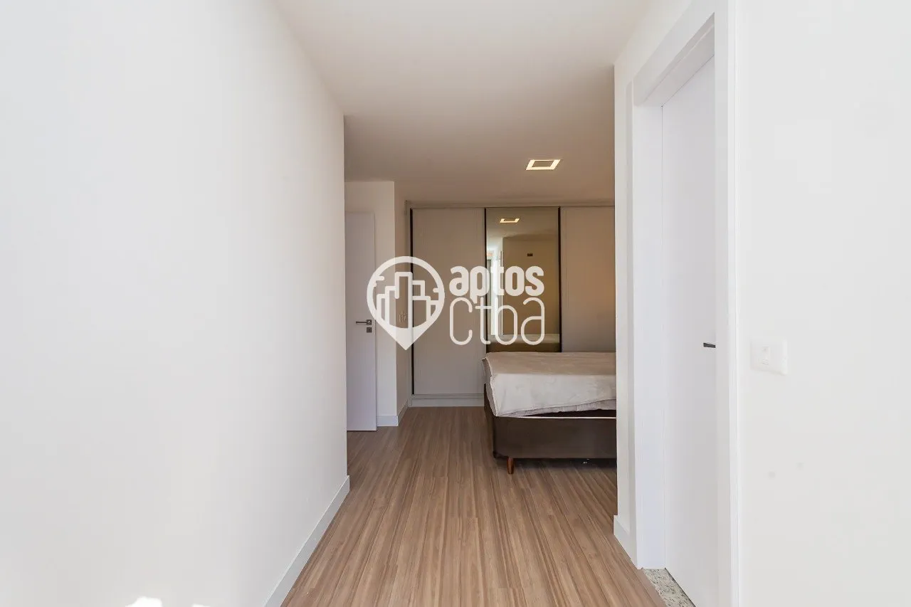 Glass-enclosed balcony in a 2-bedroom apartment, 81 m² — photo 15
