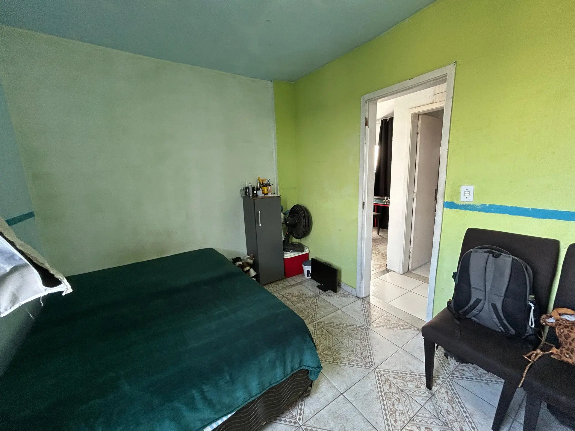 Furnished 2-bedroom apartment with building party room — photo 25