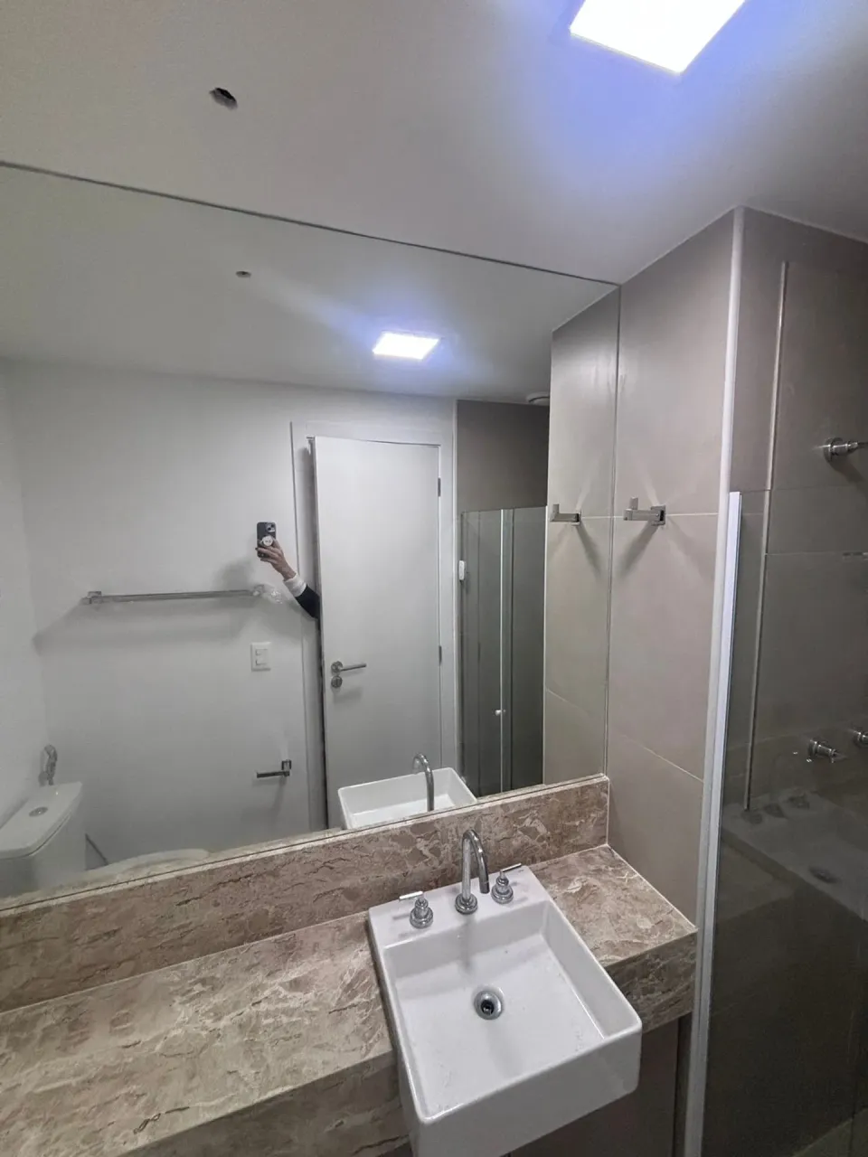 Apartment with 2 bedrooms, 3 bathrooms and a balcony — photo 9