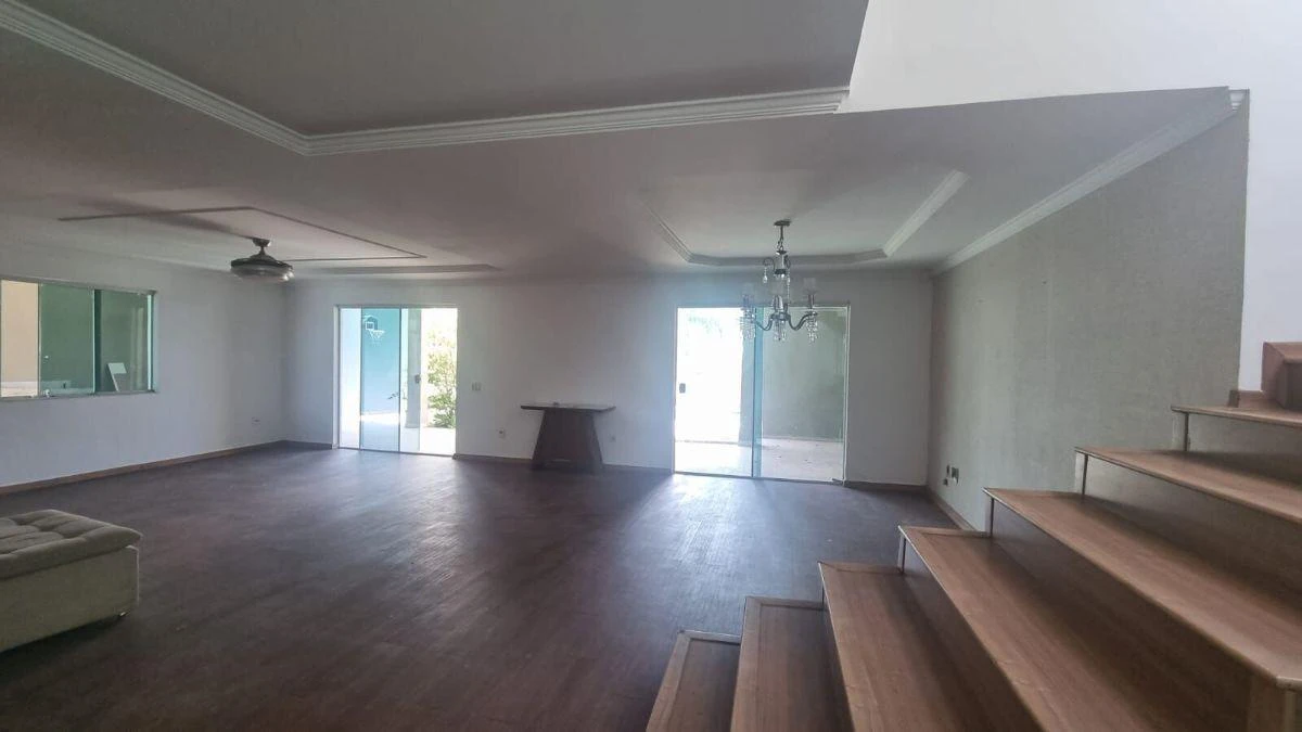 360 m² house with 4 en-suite bedrooms and 3 parking — photo 34