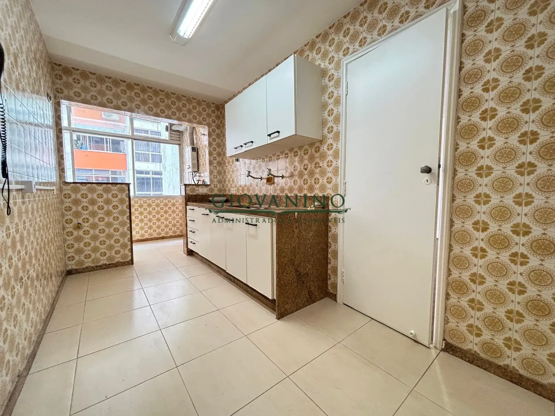 Apartamento de 4 quartos com piso de madeira ou laminado — photo 6