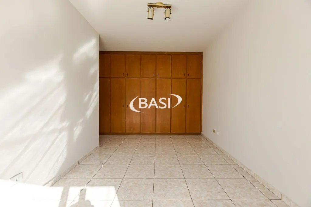 Unfurnished house with 4 bedrooms and 3 bathrooms — photo 5