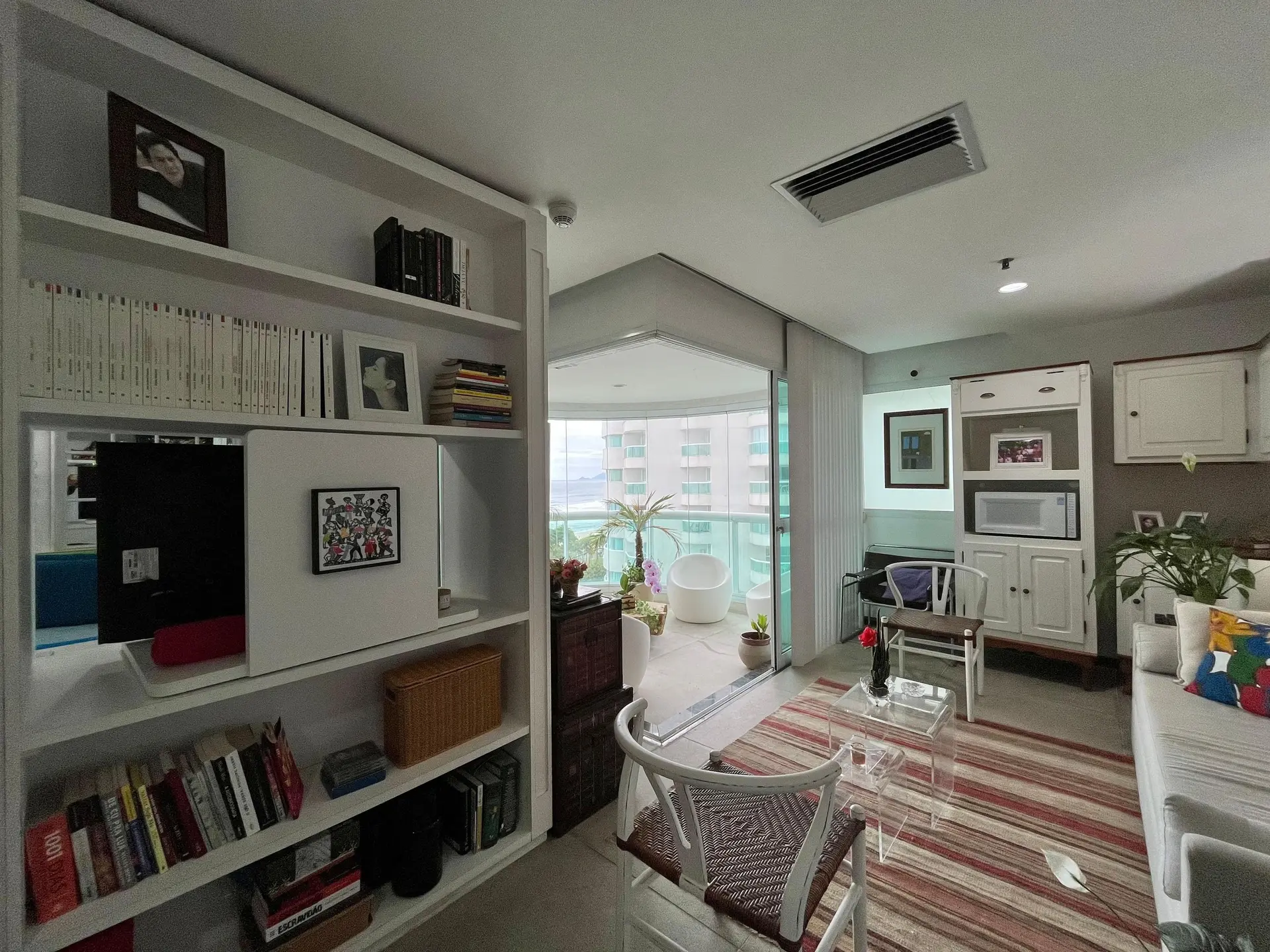 Furnished studio, 48 m², with a water view — photo 6