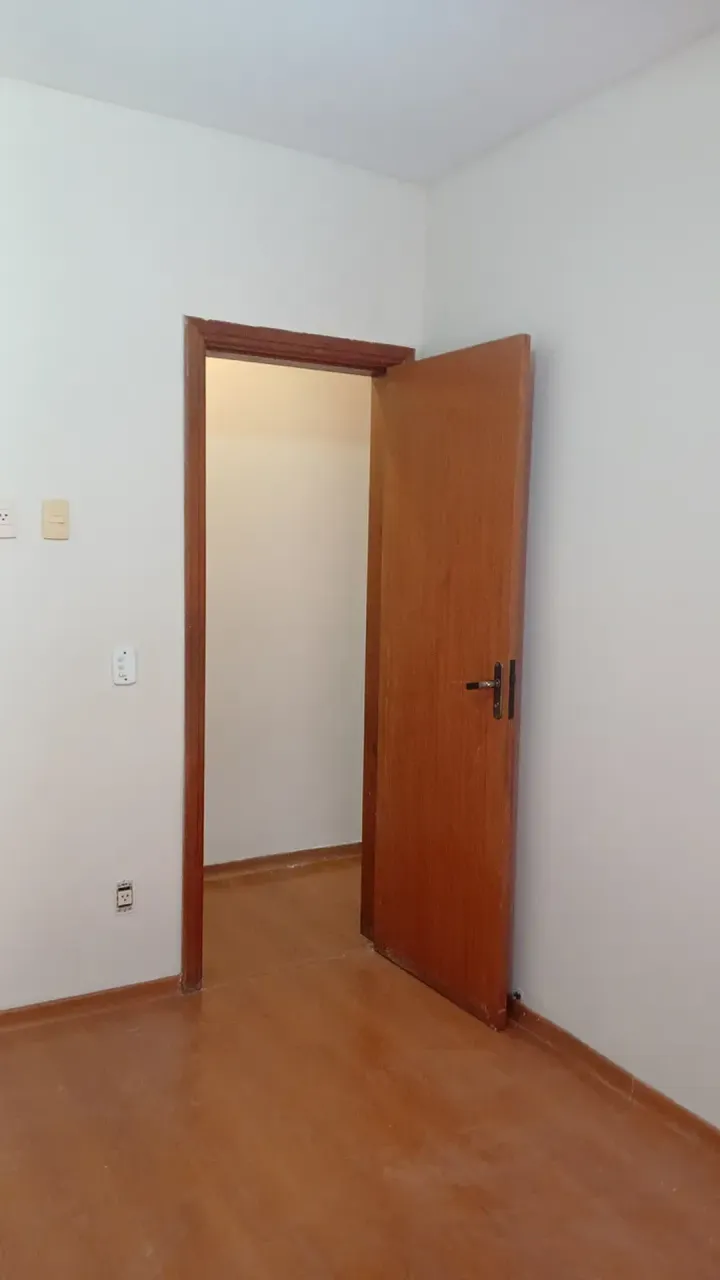 Furnished 3-bedroom apartment with 1 bathroom and parking — photo 7