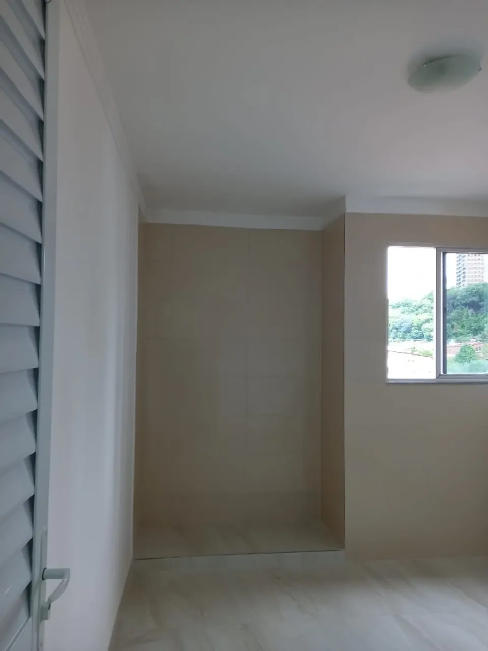3-bedroom apartment in a building with a pool — photo 3