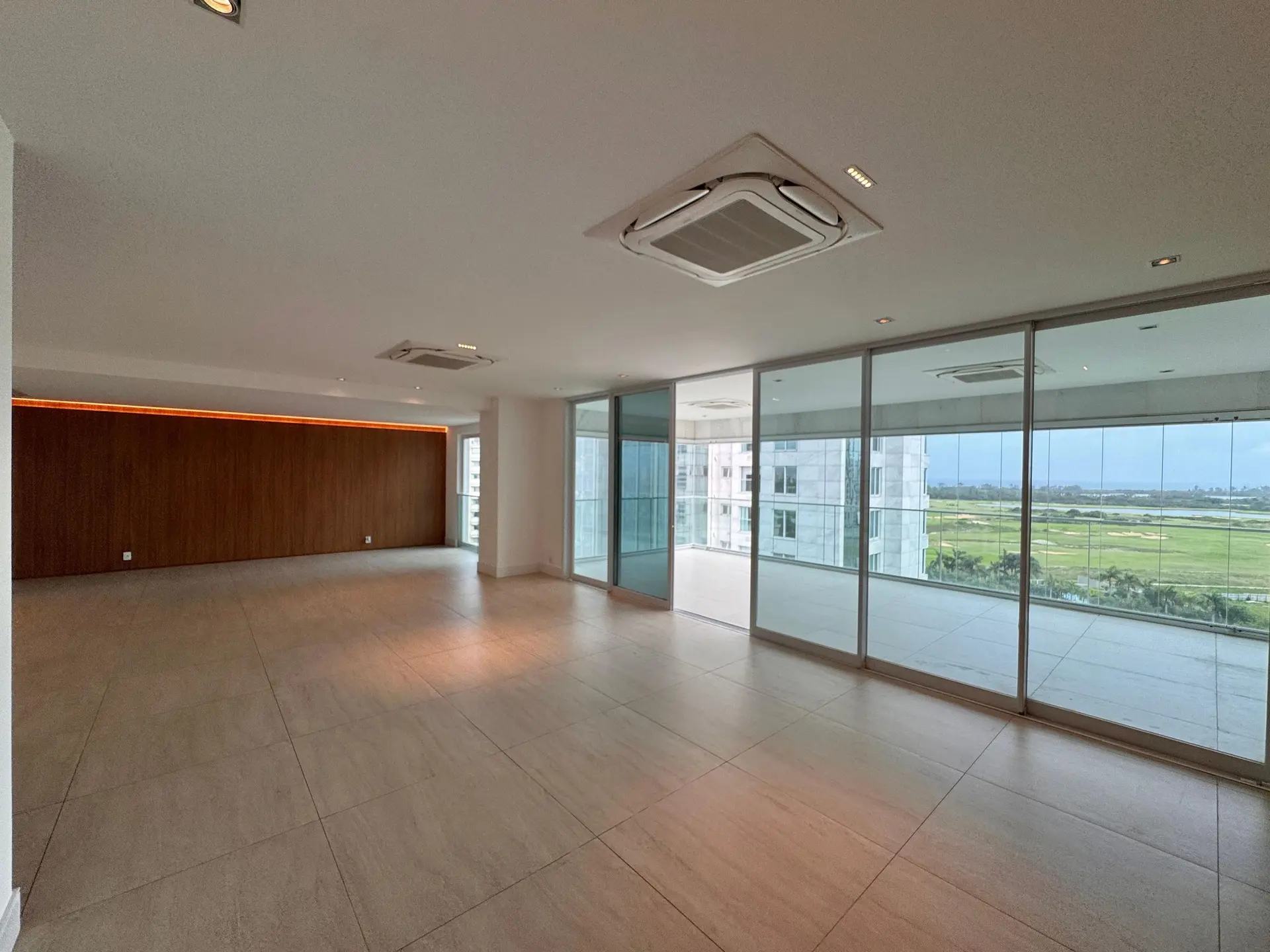 Apartamento mobiliado com 3 suítes e 4 vagas — photo 8