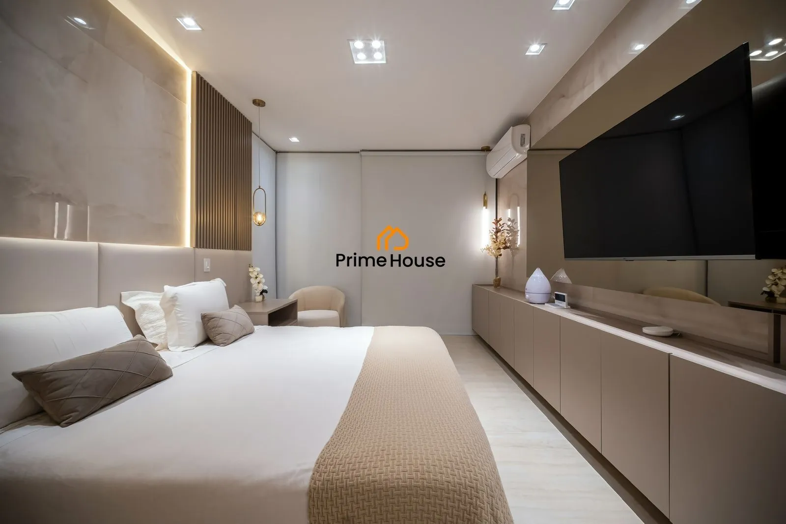 Furnished 4-bedroom apartment with 266 m² — photo 22