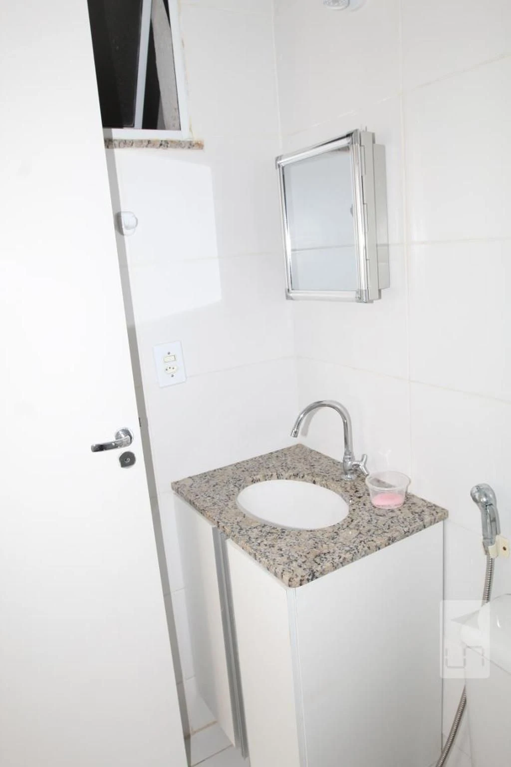 2-bedroom apartment in a building with a pool — photo 27