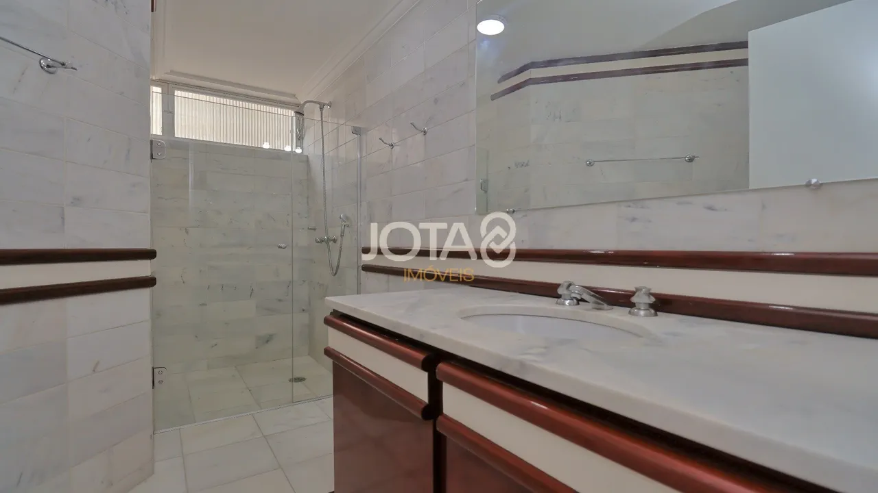 387 m² apartment with 3 bedrooms and a great open kitchen — photo 16