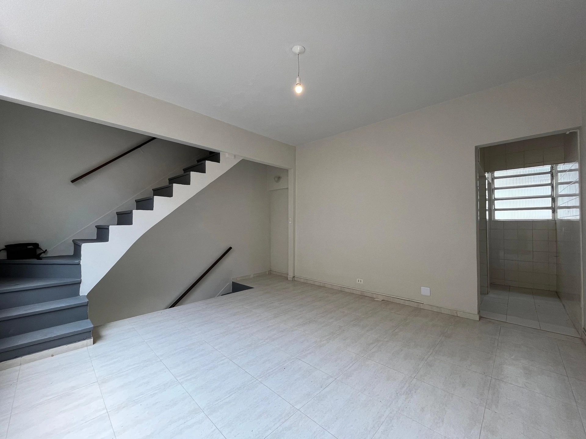 Bathtub in a 2-bedroom apartment, 170 m² — photo 17