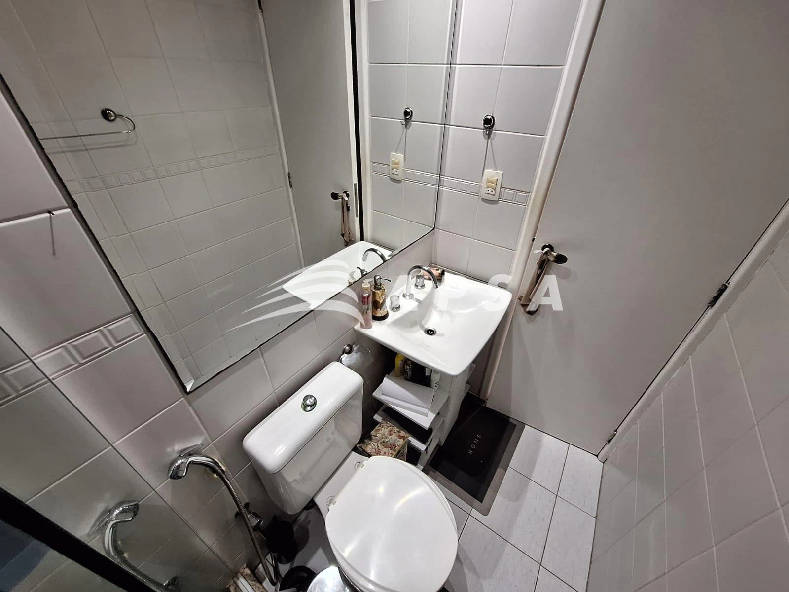 3-bedroom apartment in a building with a gym — photo 12