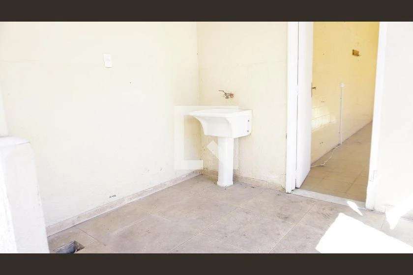Rental house with 3 bedrooms, 480 m² and 2 parking spots — photo 47