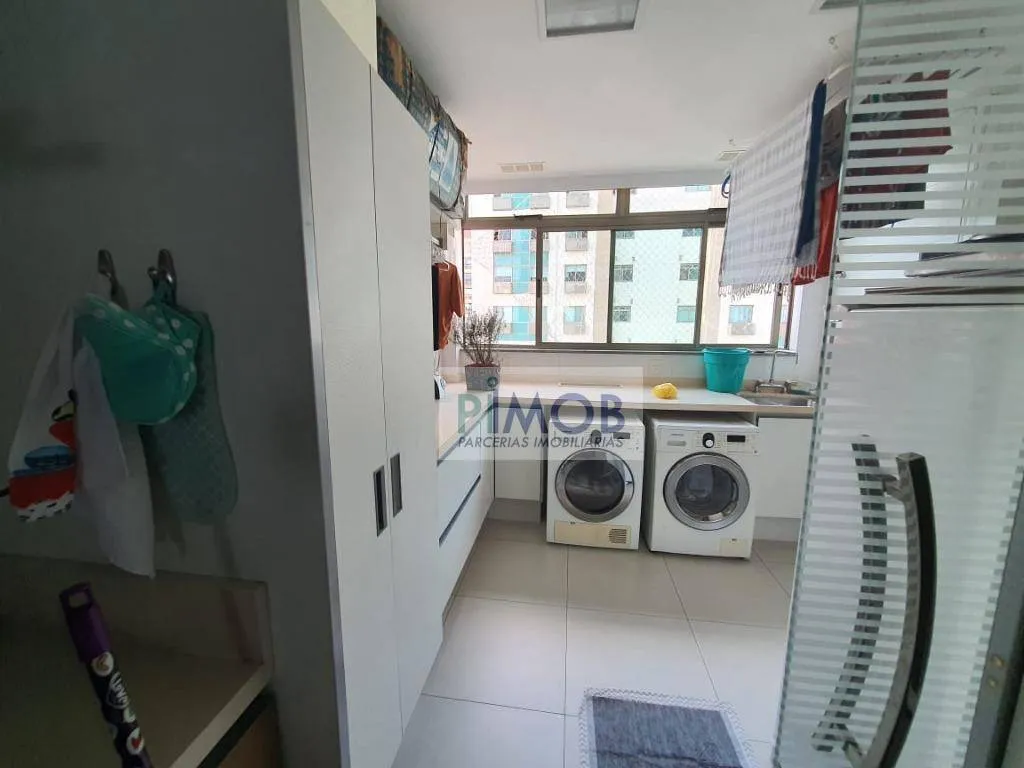 Furnished 260 m² apartment on the 23rd floor with 3 spots — photo 79