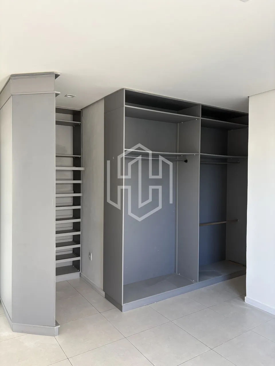 Apartamento sem mobília com 3 dormitórios e cozinha americana — photo 7