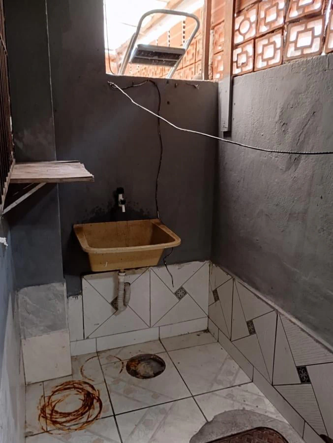Casa com 2 quartos e tanque na área de serviço — photo 6