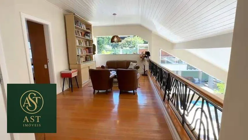 686 m² house with floor-to-ceiling windows and a bathtub — photo 61