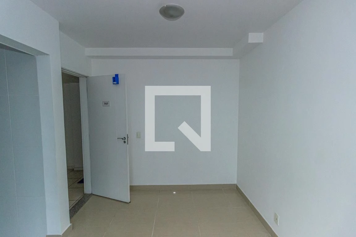 Furnished 2-bedroom apartment with 1 bath and parking — photo 67