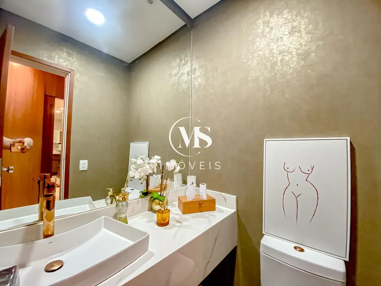 Ванна та 3 спальні: квартира 250 м² — photo 2