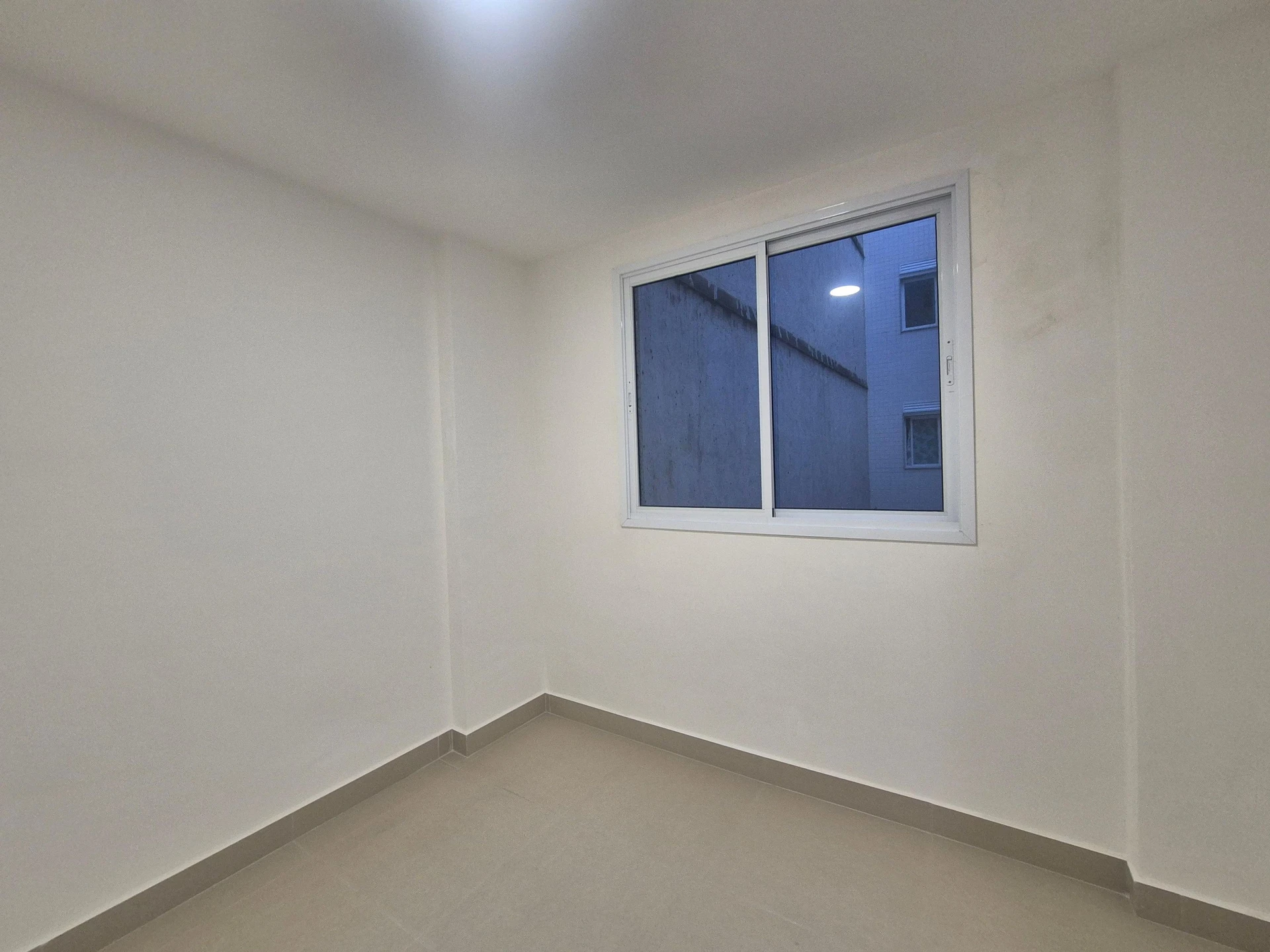 3-bedroom apartment with a grill on the balcony — photo 18