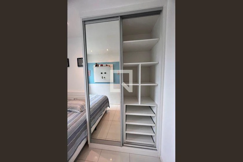 2-bedroom apartment in a building with a gym — photo 3