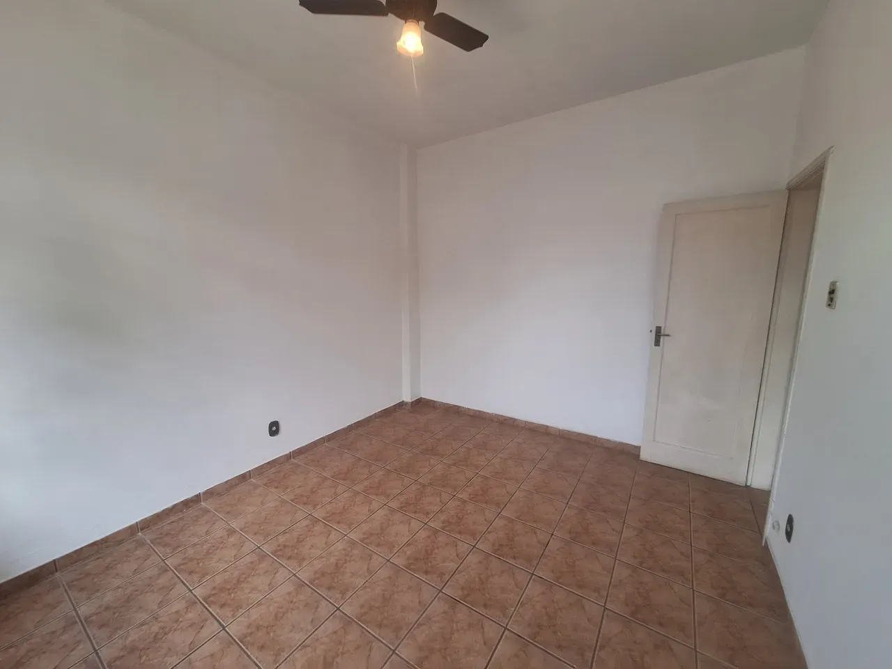 Unfurnished rental apartment with 2 bedrooms and 2 baths — photo 21