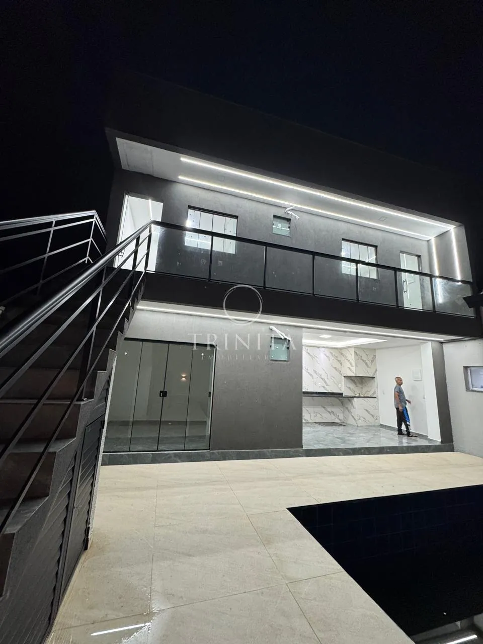 5 quartos e janelas do piso ao teto: casa de 350 m² — photo 4