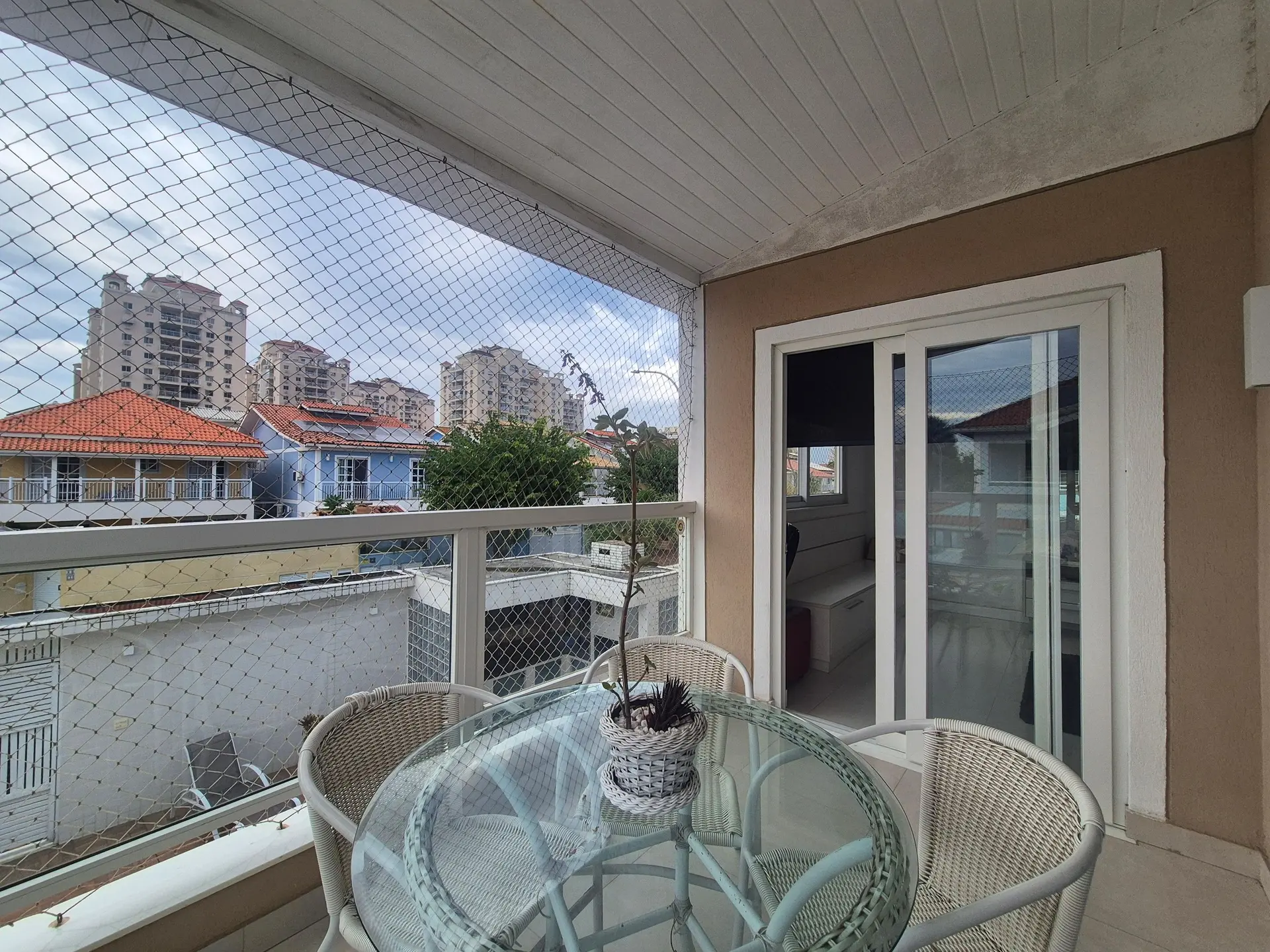 Garden in a 5-bedroom house, 400 m² — photo 57