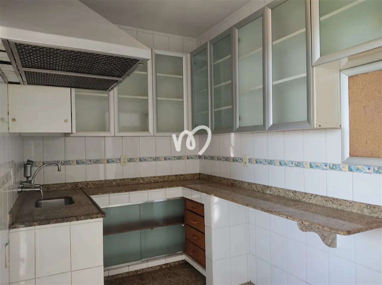 98 m² apartment with 3 bedrooms and built-in wardrobes — photo 14