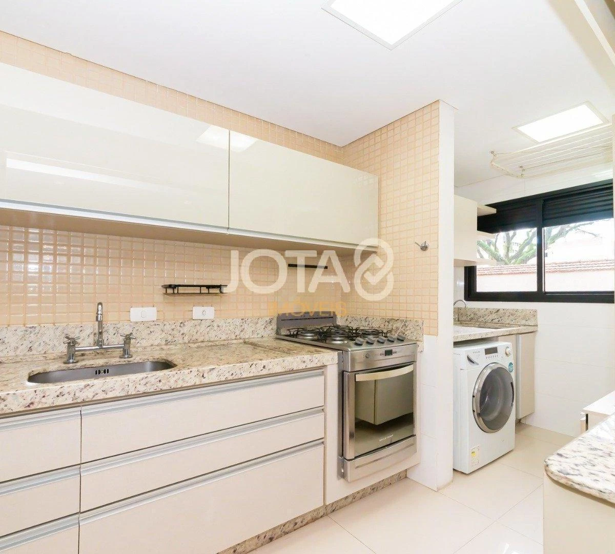 Furnished apartment, 79 m², with a home office — photo 3