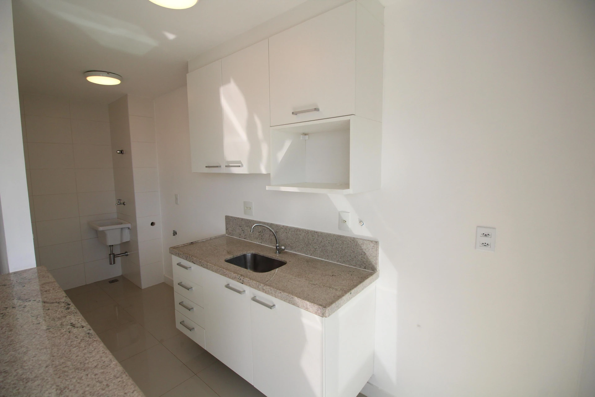 Apartamento de 2 quartos com janelas do piso ao teto — photo 20