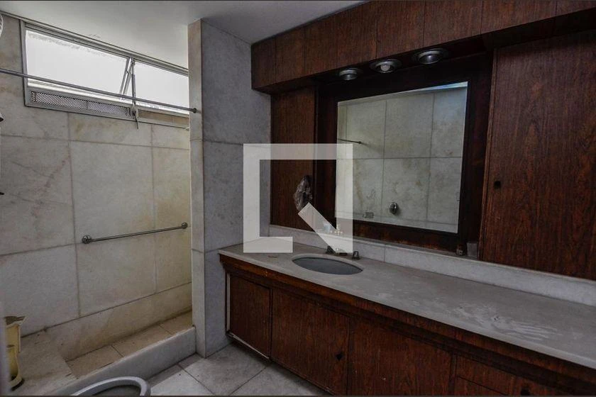1000 m² house with 6 bedrooms and 1 en-suite — photo 50