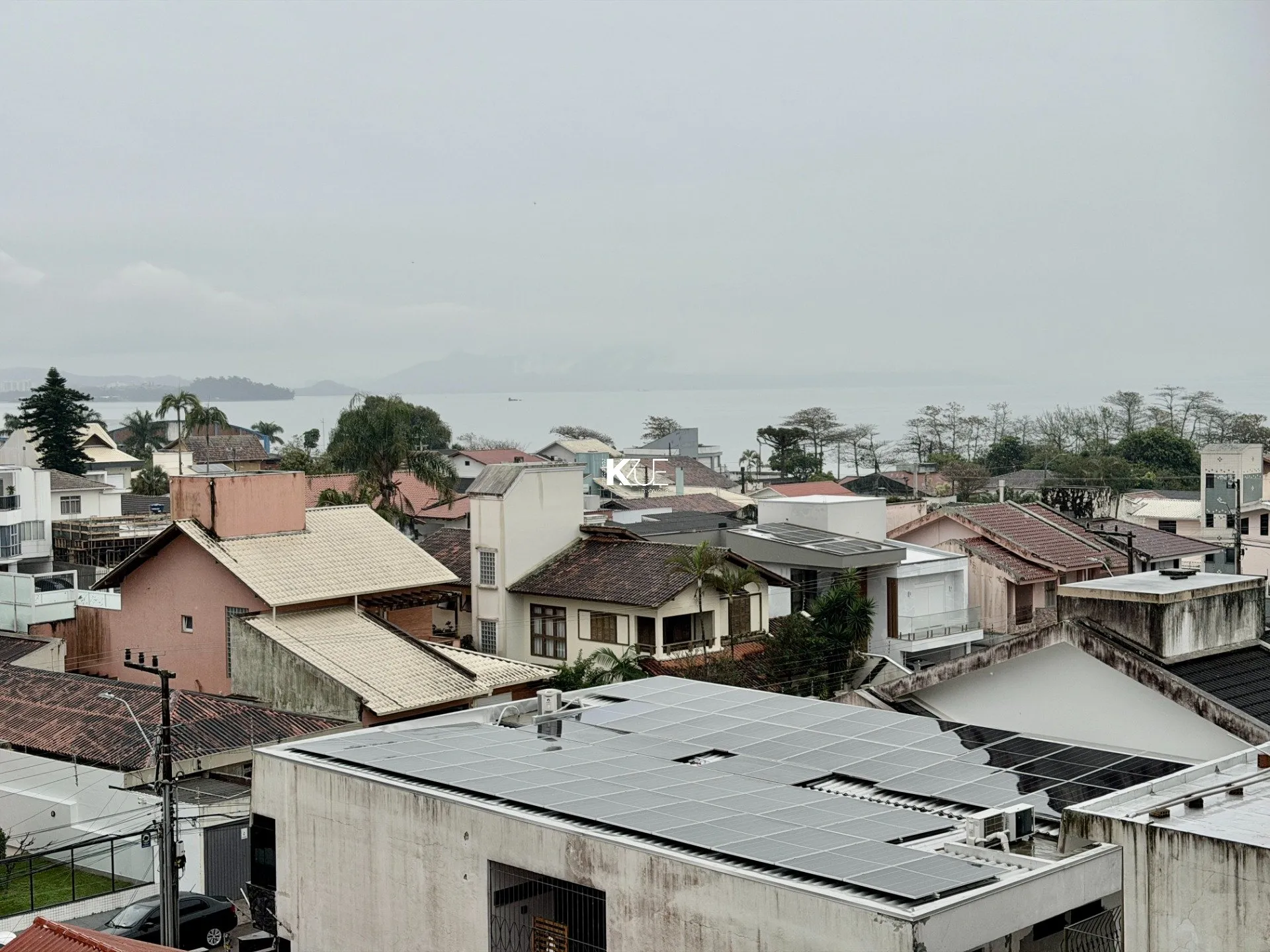 Balcony with a grill in a 2-bedroom apartment, 83 m² — photo 15
