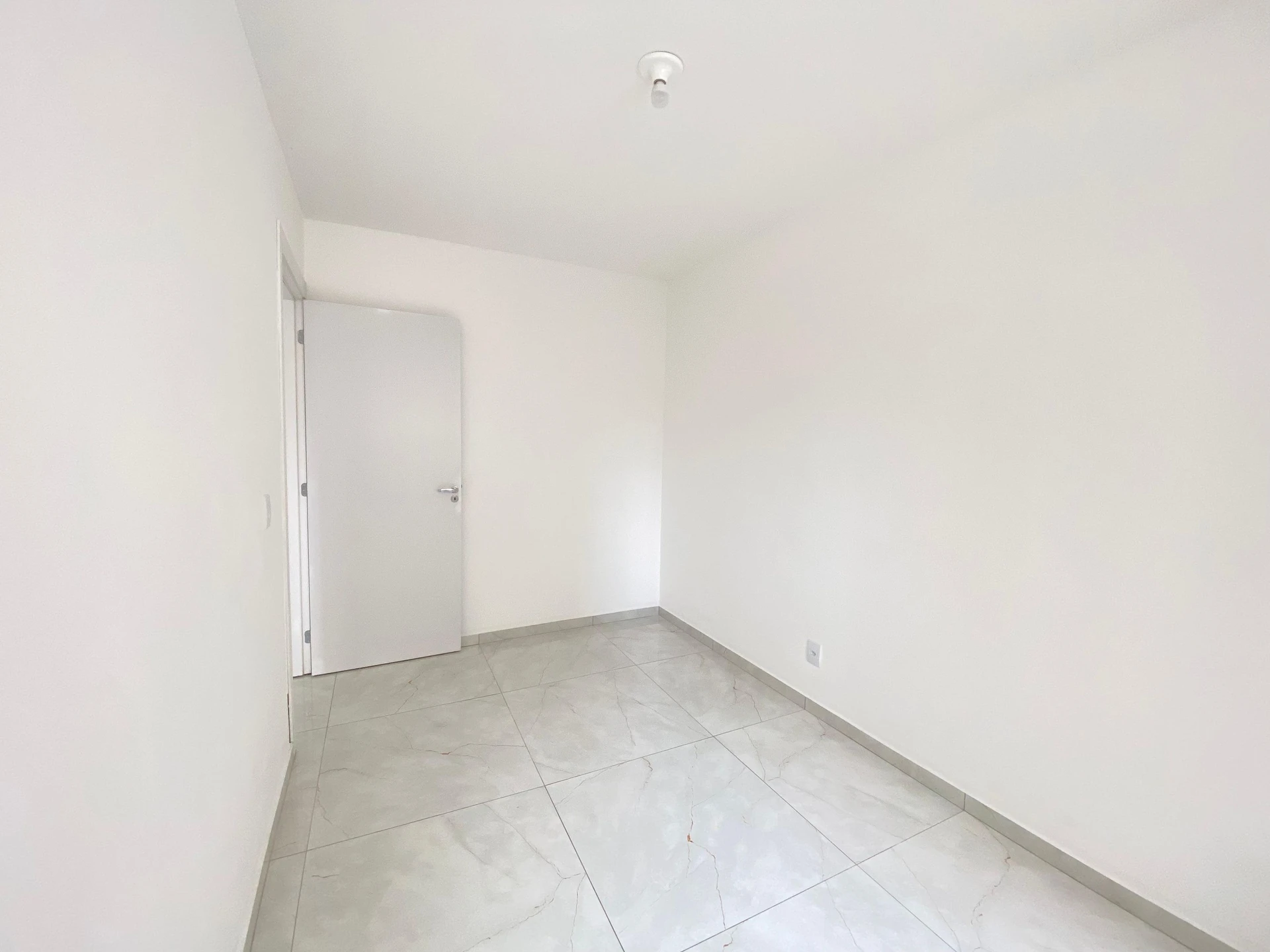 Rental apartment with 2 bedrooms and 4 parking spaces — photo 31